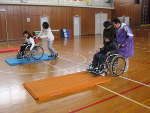 H28 上野目小福祉体験④